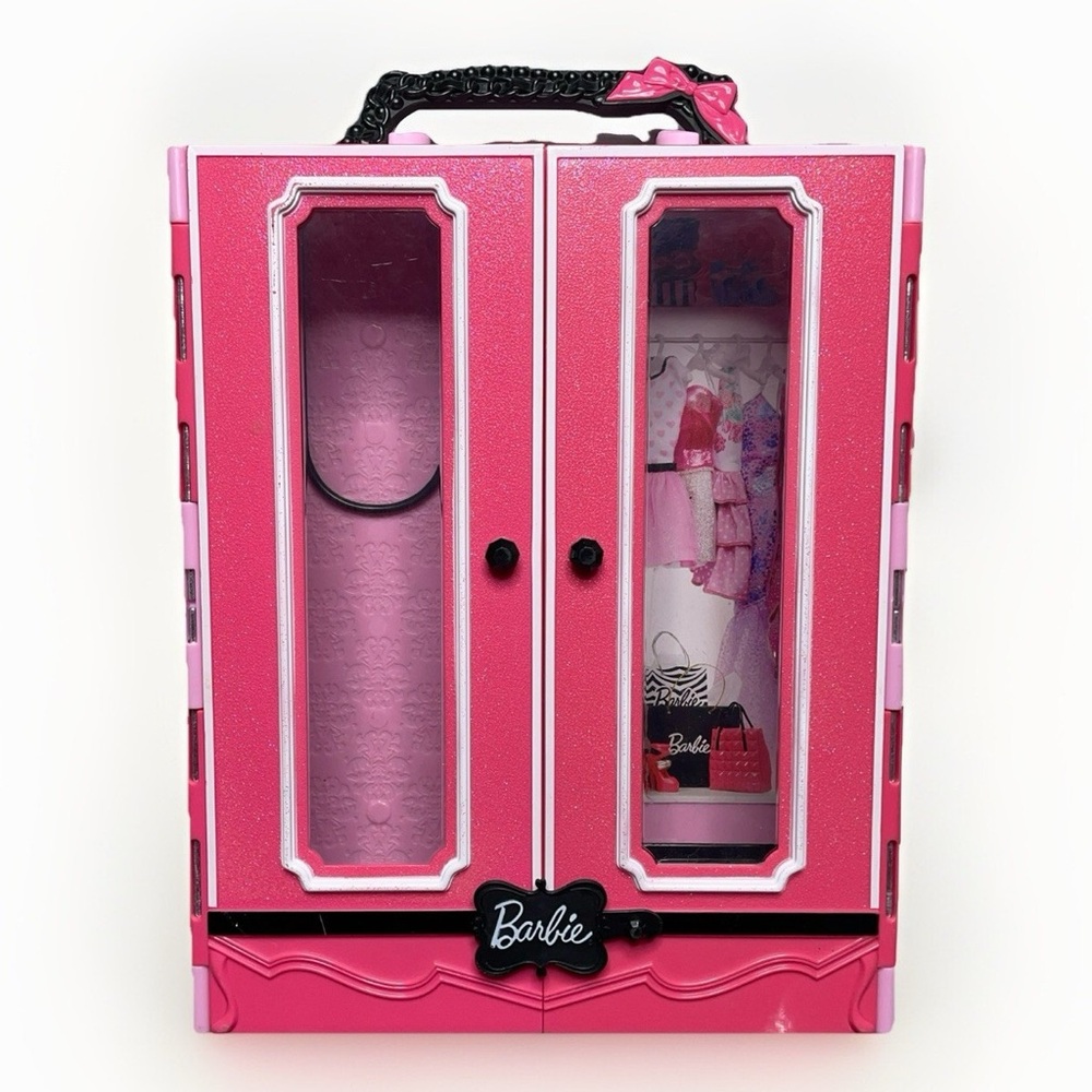Mattel Barbie Fashion Closet in Pink and White